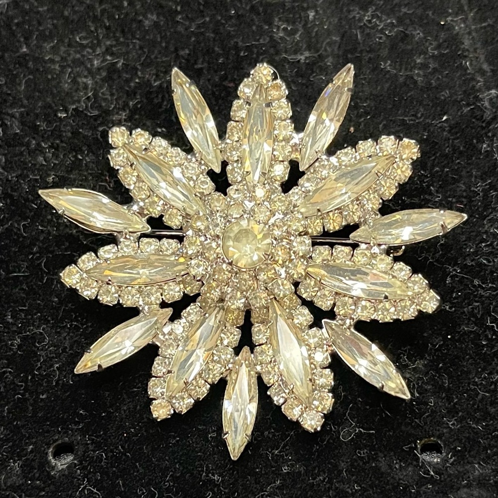 Rare Vintage Weiss Brooch
